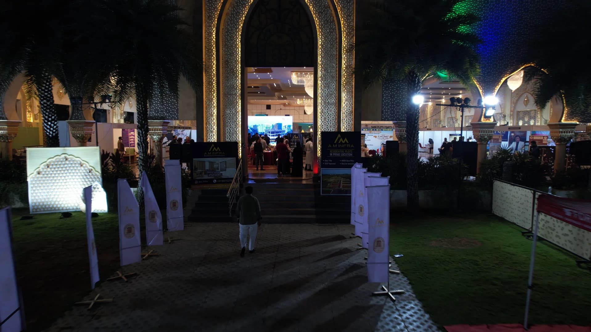 A featured moment from Souq-E-Deccan, Hyderabad